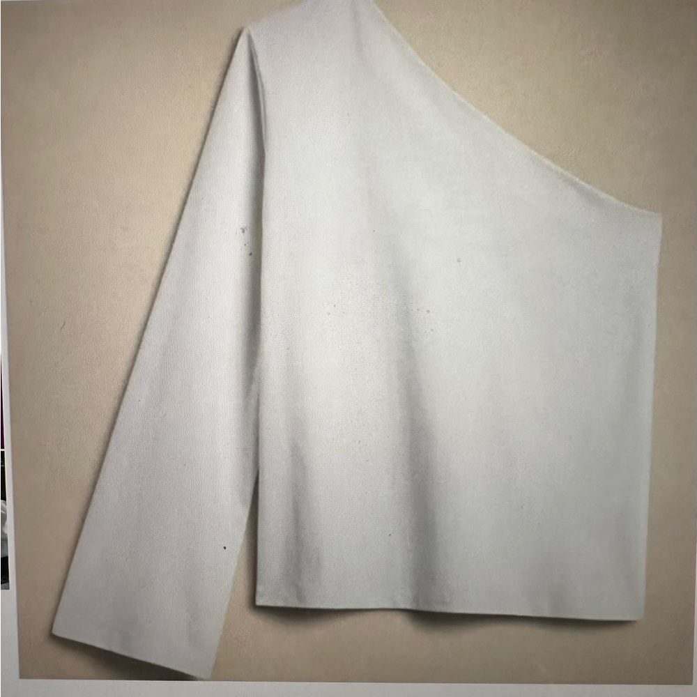 One shoulder top